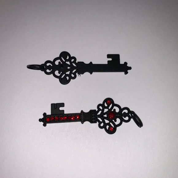 Black and Red Key Pendant - Picture 10 of 12